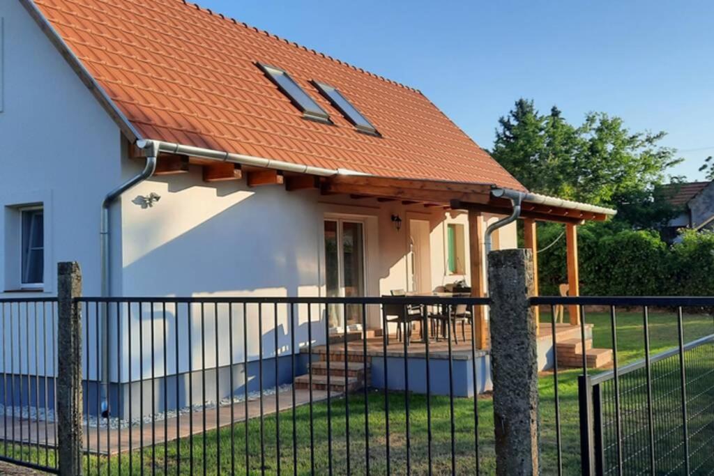 Andrea Nyaralohaz Villa Kovagoors Buitenkant foto